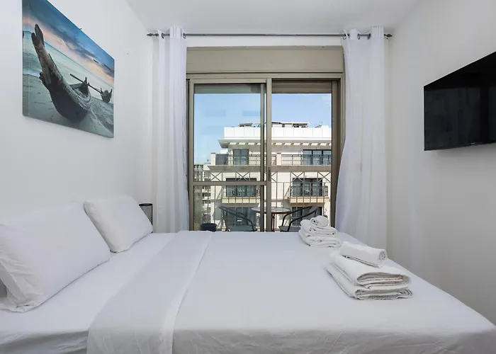 2Bd And 2 Bath Duplex On The Hilton Beach With A Shelter