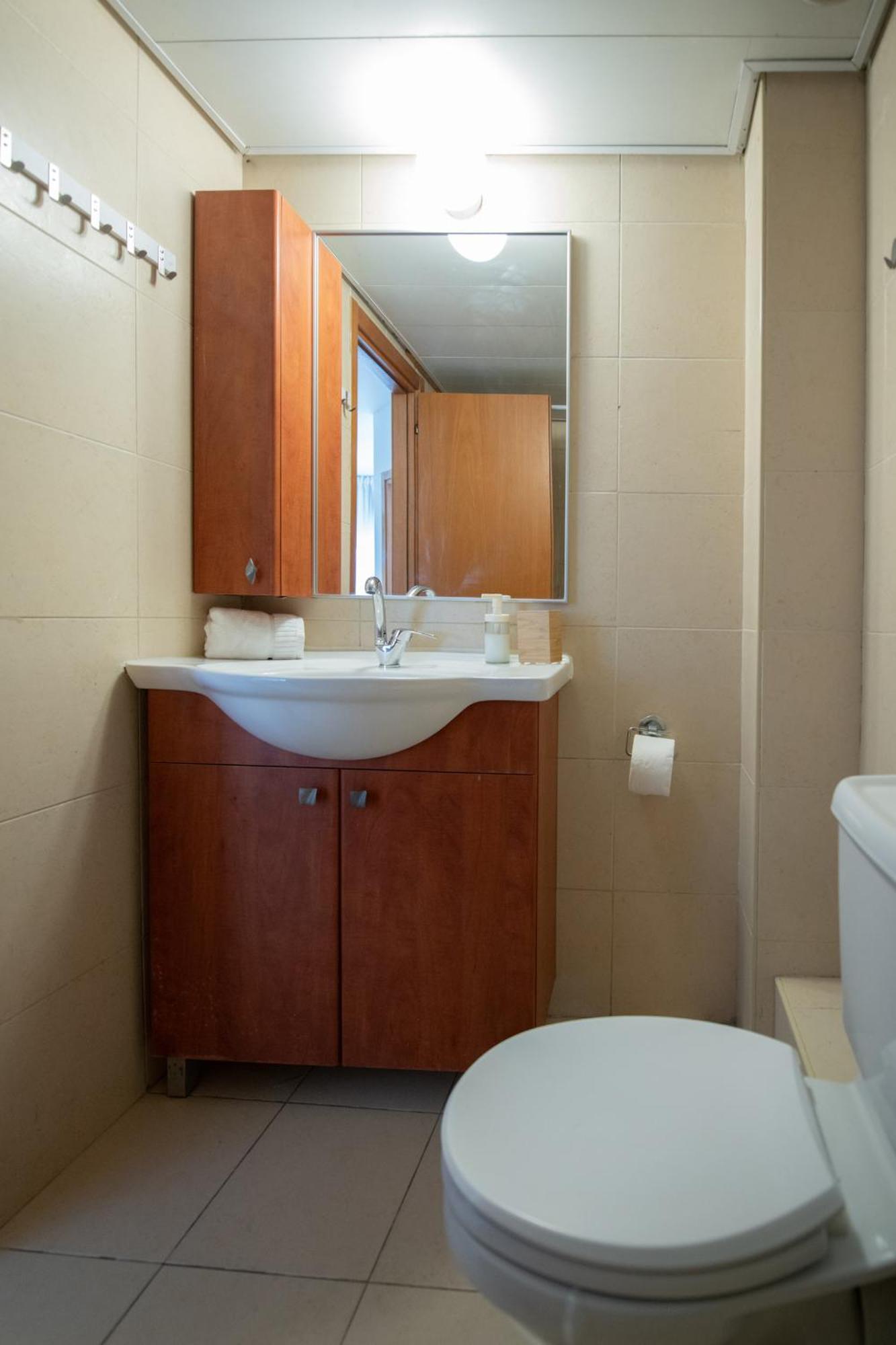 2bd And 2 Bath Duplex On The Hilton With A Shelter דירה *