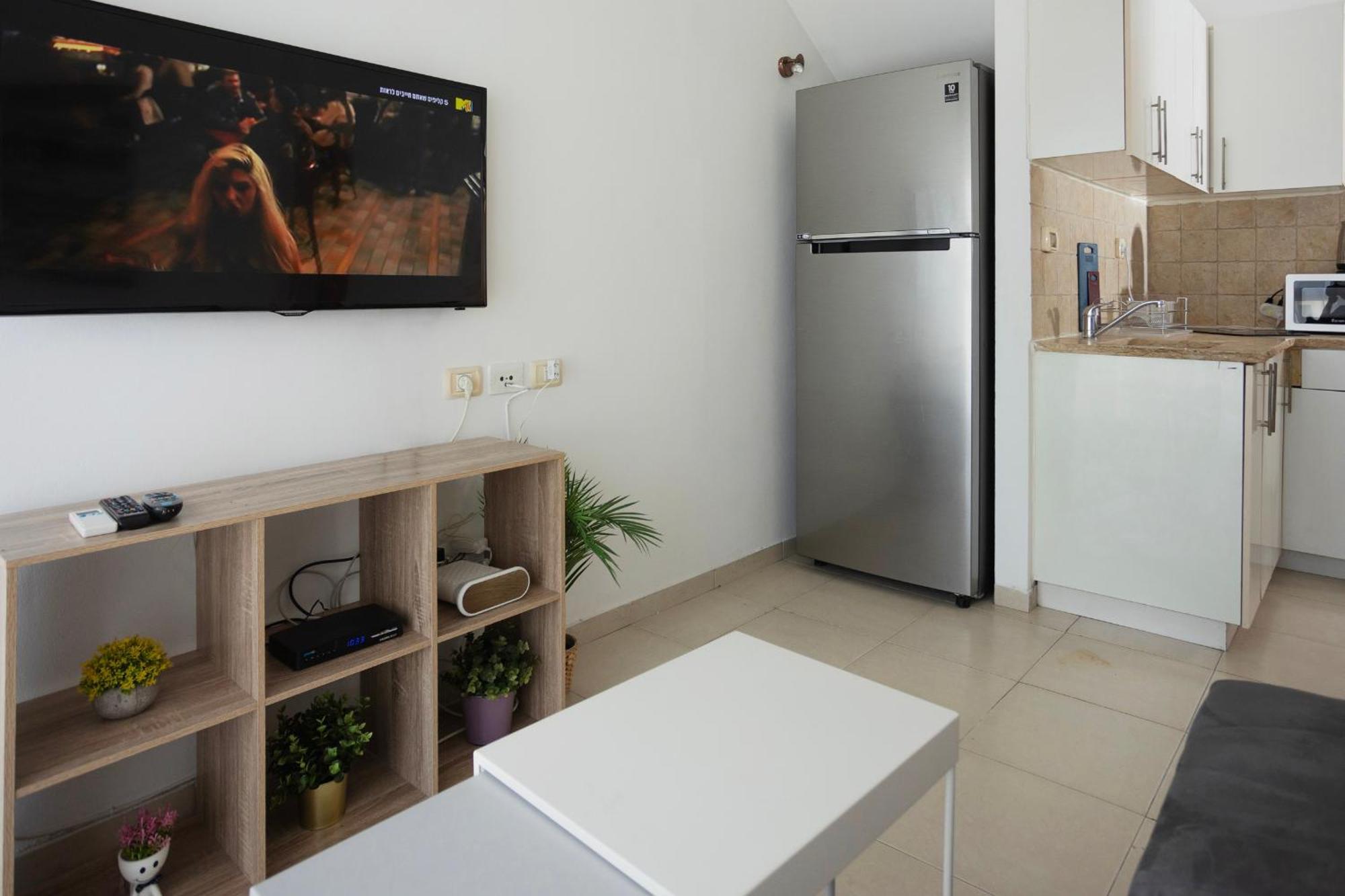 2bd And 2 Bath Duplex On The Hilton With A Shelter תל אביב
