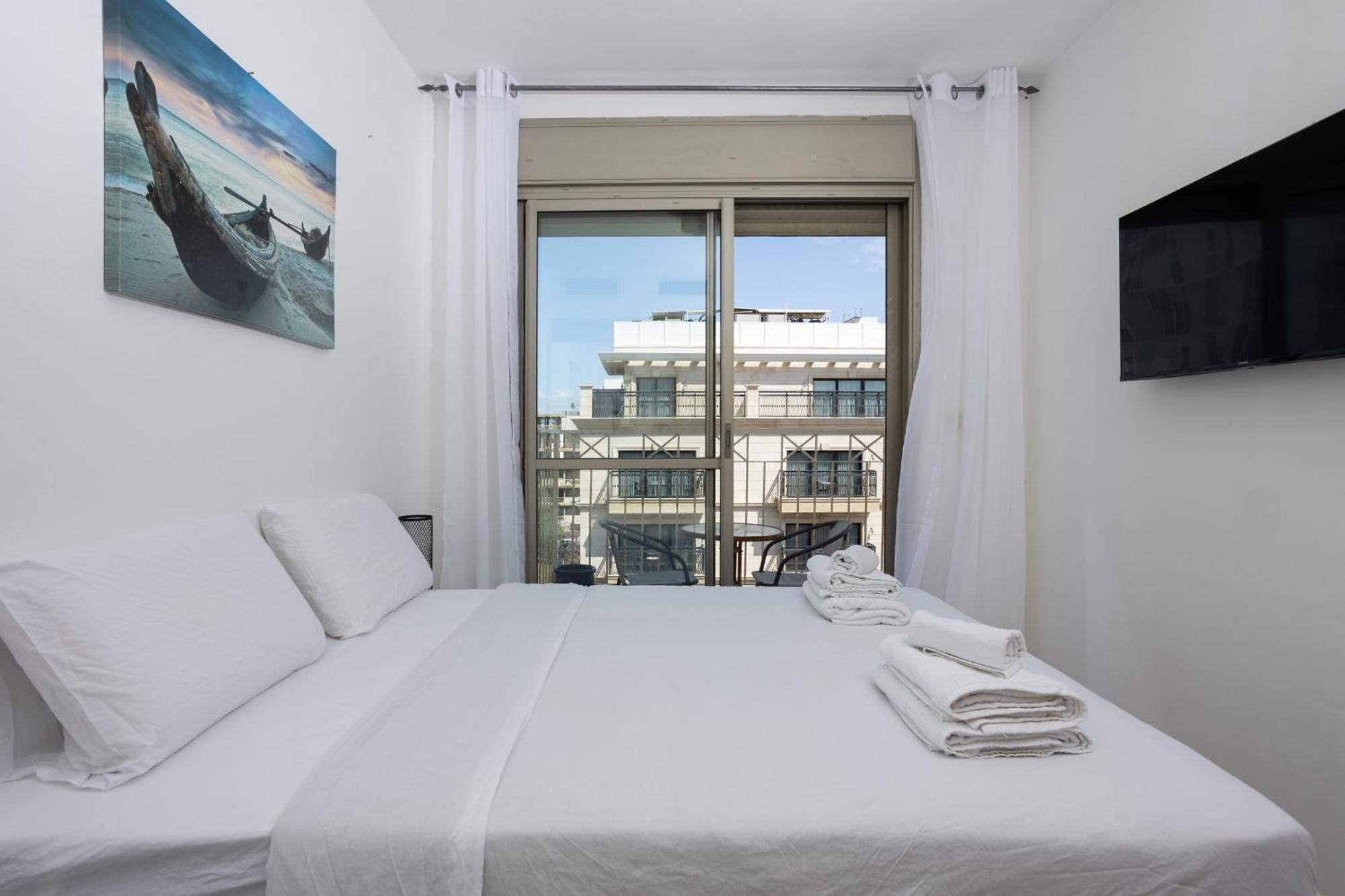 2bd And 2 Bath Duplex On The Hilton With A Shelter דירה *